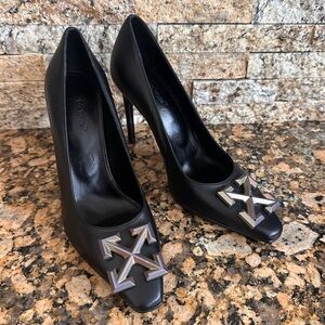 OFF-WHITE Black Leather Arrow Embellished Pumps Size6 $910